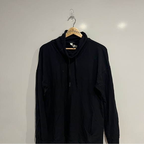 Lululemon Twisted & Tucked Long Sleeve Sweatshirt - Picture 6 of 11